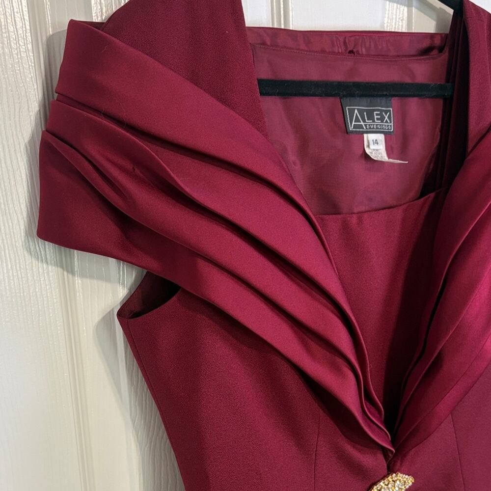 EUC Alex Evenings Deep Red Women's Evening Gown - Vintage - Picture 9 of 11